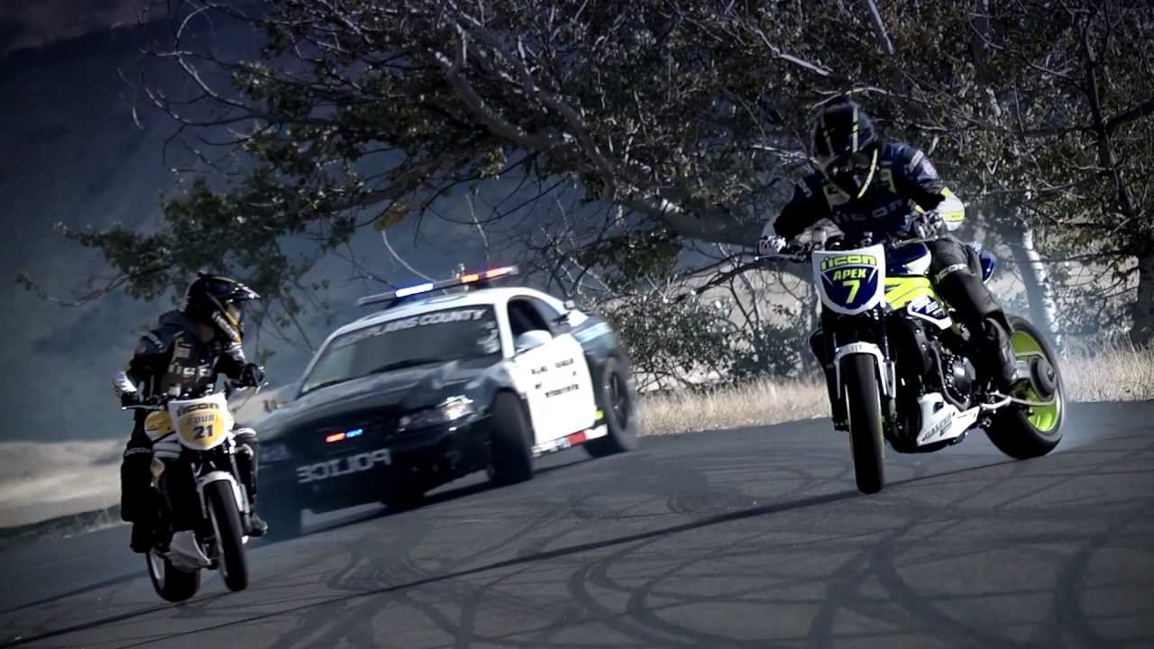 INCREDIBLE Police Chase Bikes Incredible Drifting HD