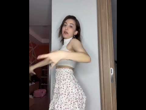 BUSE KORKMAZ MİN ETEKLE TWERK YAPDİ