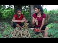 Survival skills: Green tamarind with Hot salt chili & Show eating delicious - My Natural Food ep 73