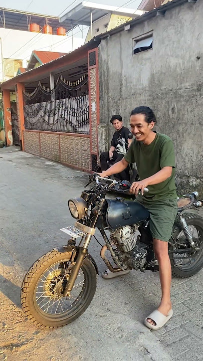 sepeda motor #tren #sepeda motor #kerja #fyp #mekanik #viral #celana pendek