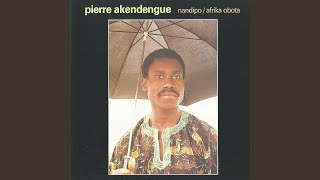 Miniatura del video "Pierre Akendengué - Chant du coupeur d'okoumé"