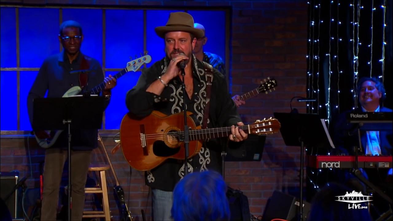 Raul Malo with "For The Good Times" from Skyville Live's Tribute to Kris Kristofferson Raul Malo with "For The Good Times" from Skyville Live's Tribute to Kris Kristofferson