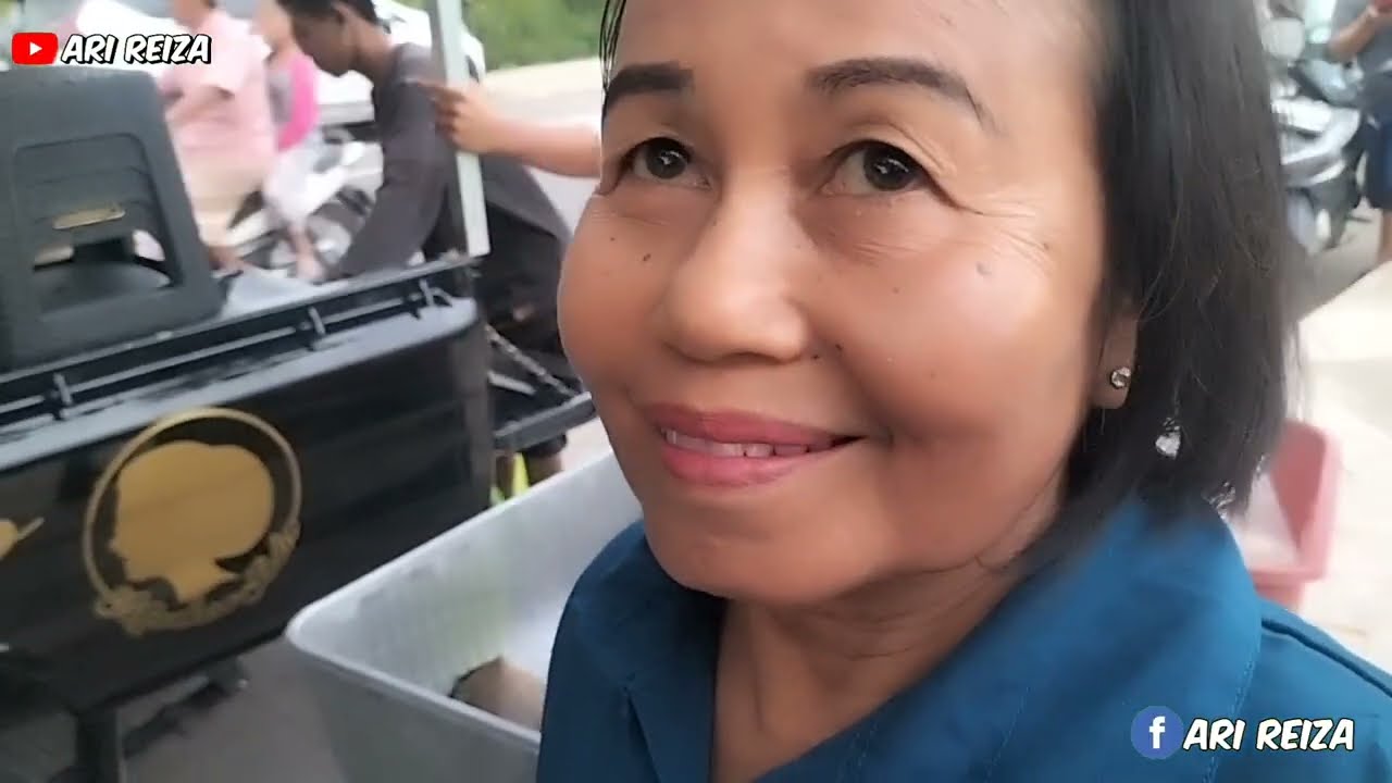 FULL YOUTUBER GAES,MENYERBU LONTONG OPOR AYAM MANOHARA HARI INI JUGA ADA MAK SAWI