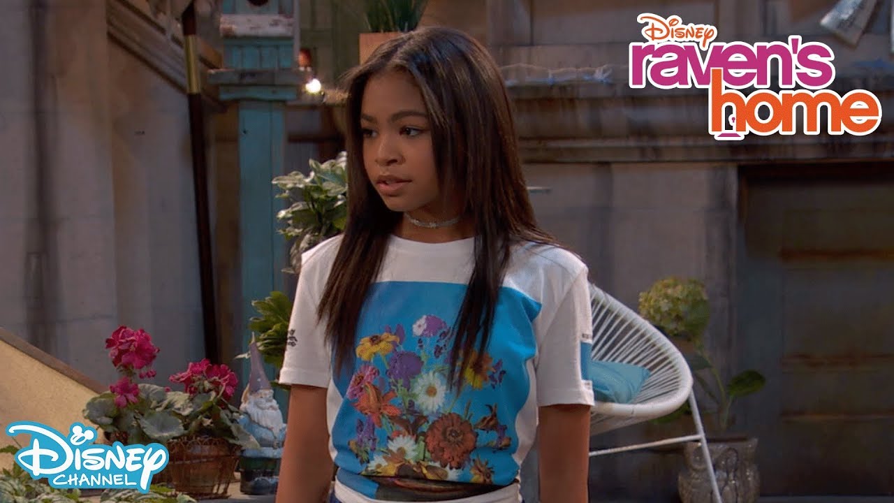 Hula Hooping 🤩 | Ravens Home | Disney Channel UK