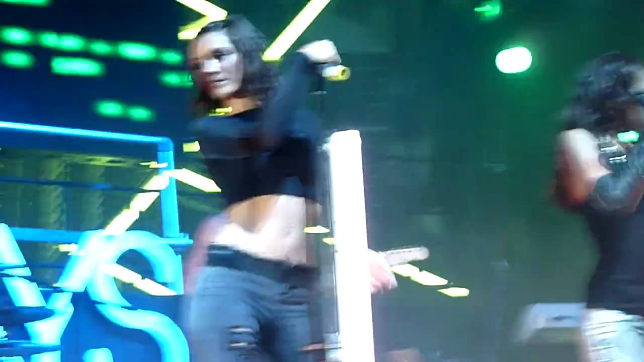 One Shot (HD) - The Saturdays (Live 