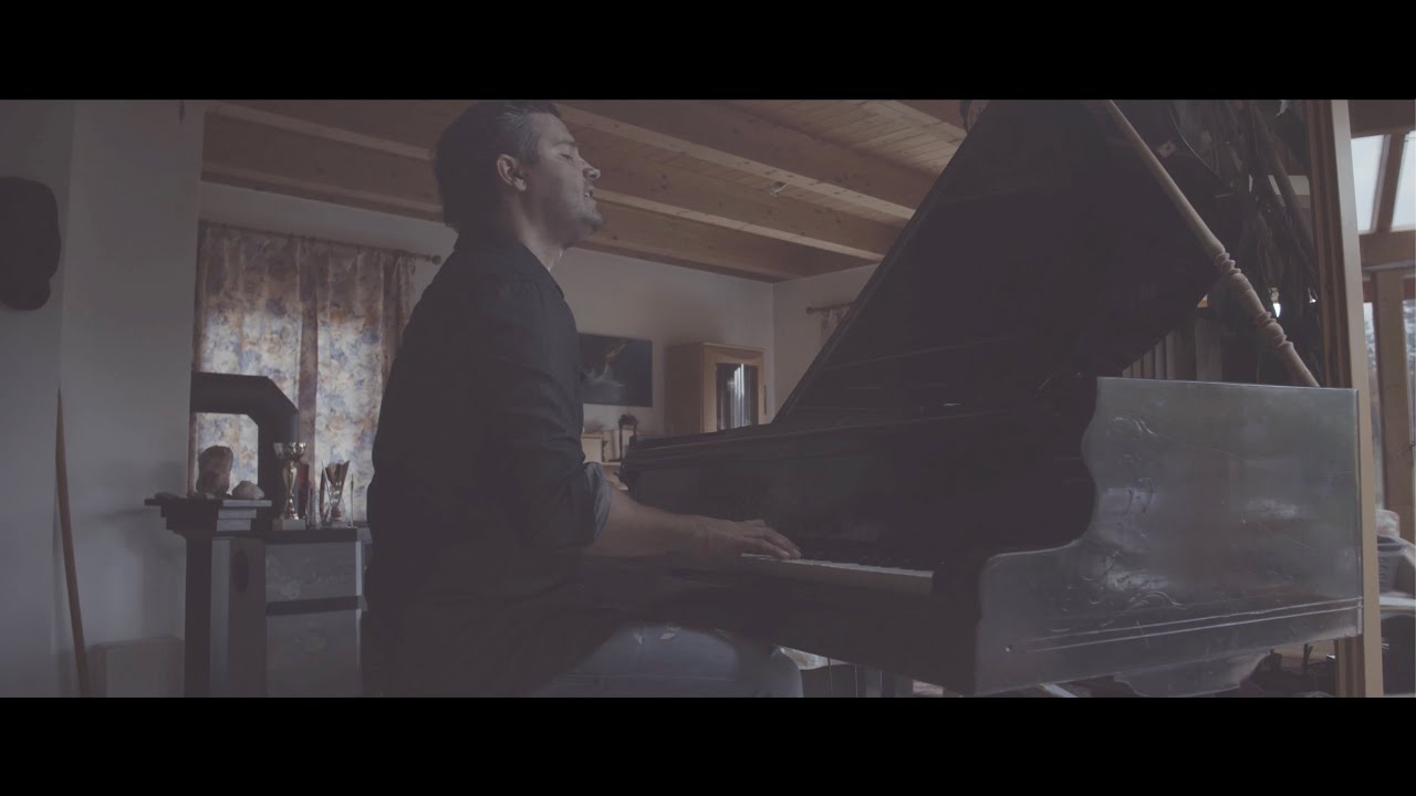 Watch Edmund - Schatzi (offizielles Video) on YouTube Watch Edmund - Schatzi (offizielles Video) on YouTube