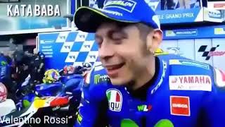 Rosi minum kopi liong