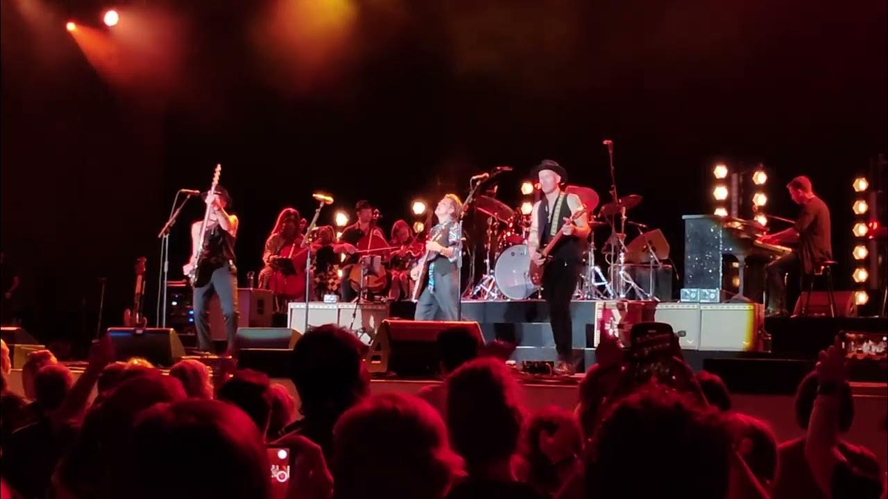 Brandi Carlile covers 'Live and Let Die' live Orion Amphitheatre