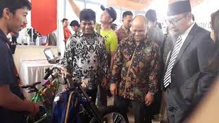 Ridwan Kamil Ngetes Motor Listrik Buatan Anak Agung Dan Agus Nova Di Jabar Habibie Festival