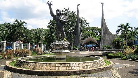 Visiting Animals in Ragunan Zoo, Pasar Minggu, South Jakarta, Indonesia