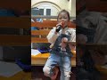 Bé hát thánh ca