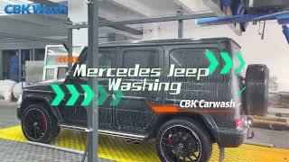 Cbk 308 Is Washing A Mercedes-Benz Jeep.