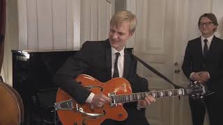 Jazz Guitarist Plays 'The Lick' For Finnish President Sauli Niinistö - Linnan Juhlat 2018