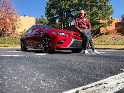 Video: Har 2019 Camry SE trykknappstart?