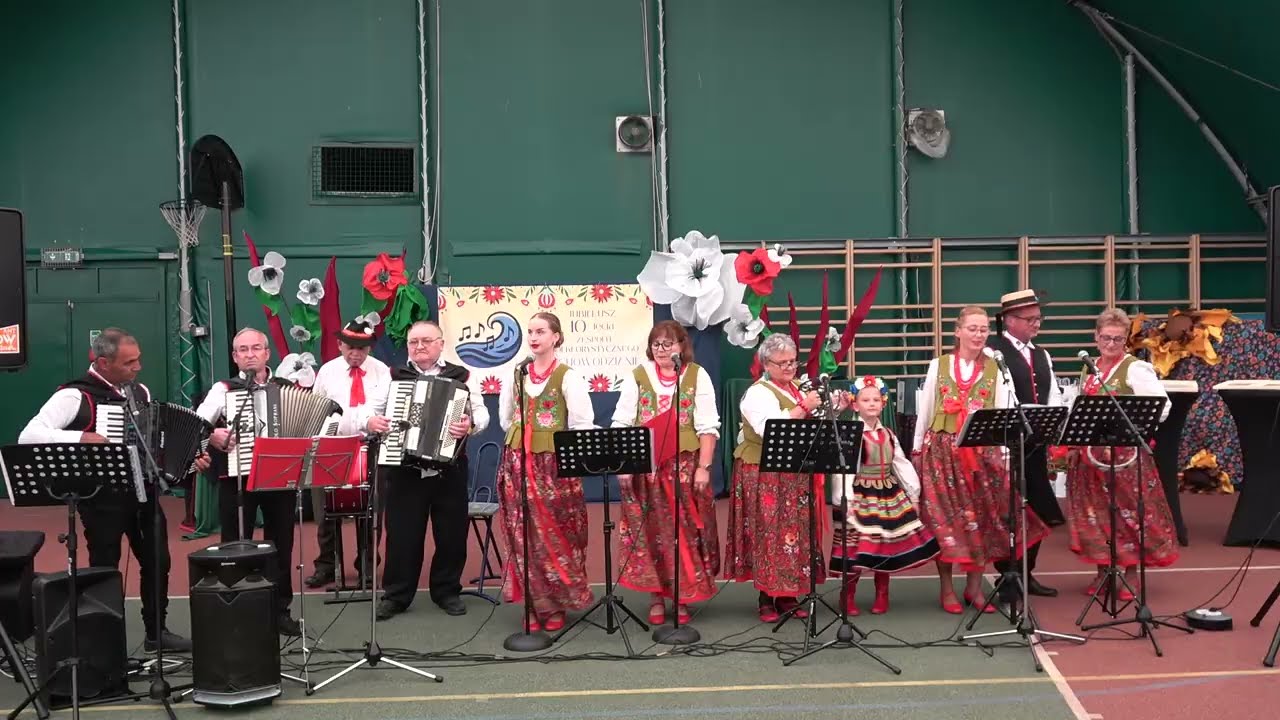 UROCZYSTOŚĆ JUBILEUSZOWA  10-LECIA FOLKLORYSTYCZNEGO  ZESPOŁU  "CICHOWODZIANIE