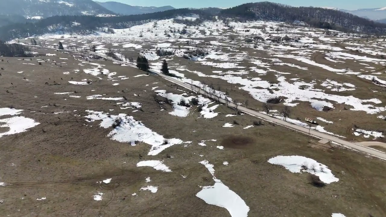 От горната станция на лифта над близките околности, Врачански балкан