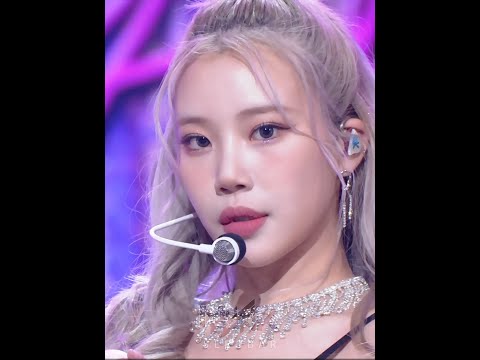 Yummy Yummy Love - Momoland|Music Bank| 220121 Kbs World Tv