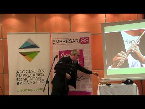 El obispo de la diócesis Barbastro - Monzón Ángel Pérez en el desayuno de AMEPHU