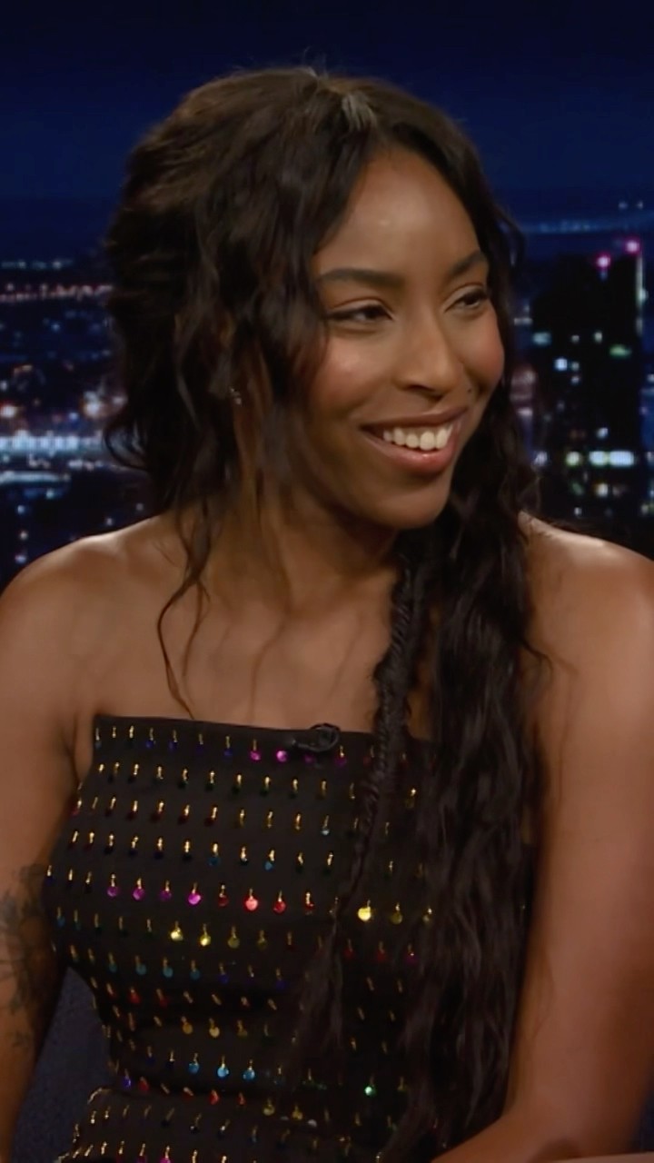 #JessicaWilliams talks #HarrisonFord’s compliment about her work in #Shrinking! #FallonTonight