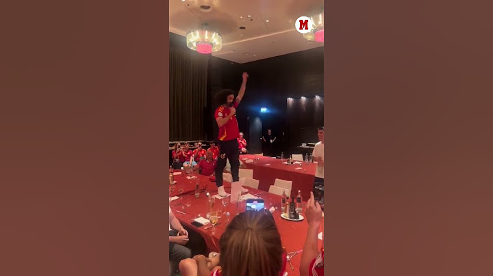 El 'show' de Cucurella en la cena de campeones: "¡Haaland, tiembla!" MARCA
