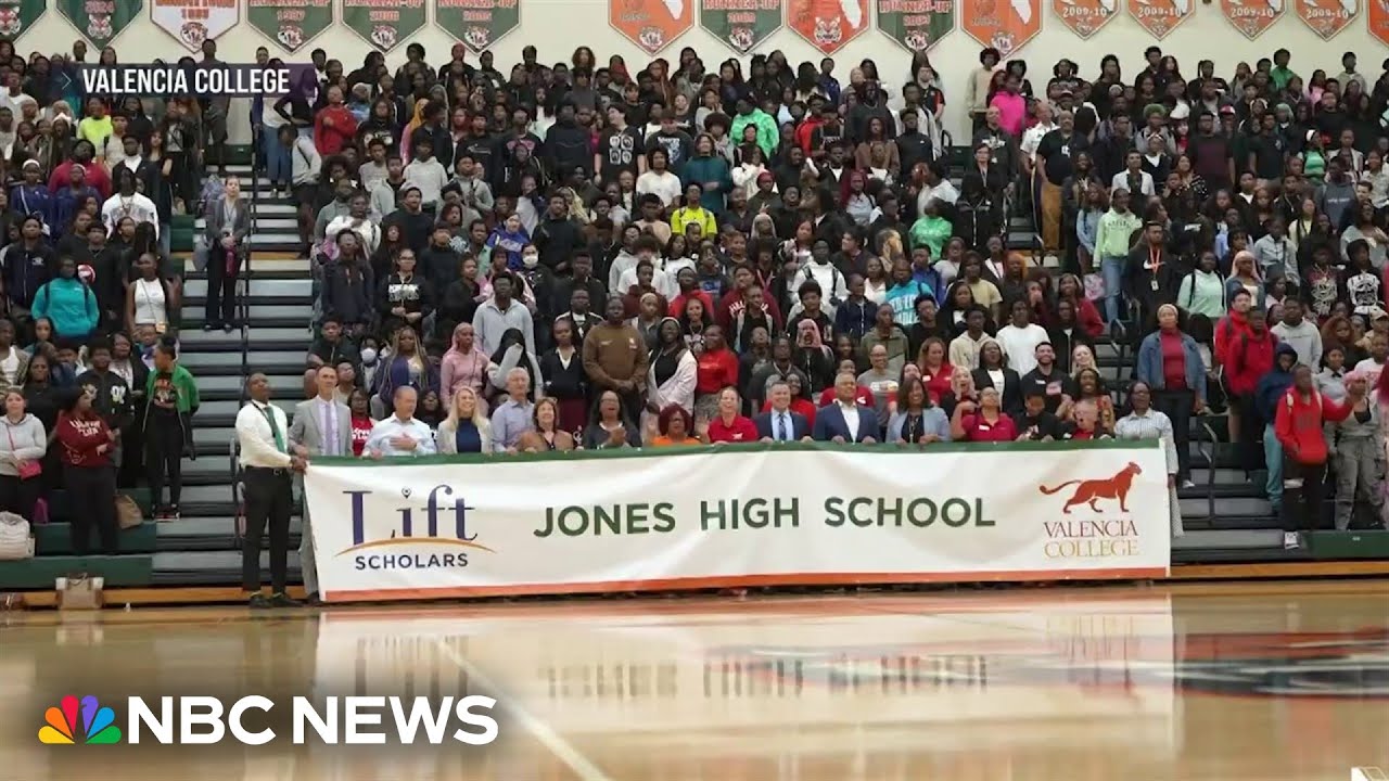 Good News: Students at Florida high school surprised with college scholarships