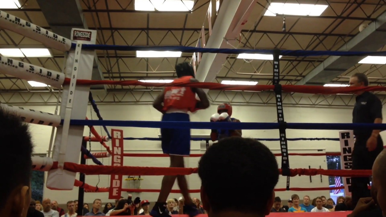 DOMINICAN BOXER FIGHTING IN SAINT LOUIS MO USA - YouTube