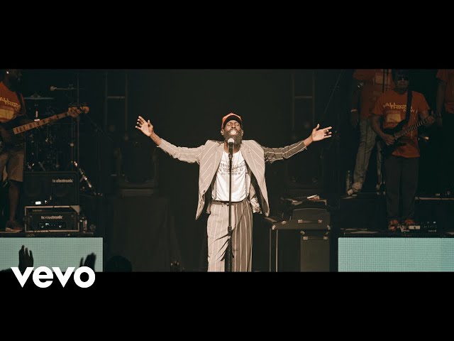 Tye Tribbett - “Everything (Bless The Lord)” [Performance Video] class=