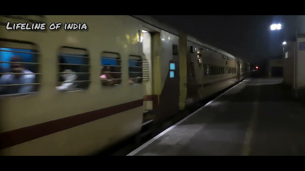 12136 Nagpur Pune SF Express | Locomotive - Bhusawal Loco Shed WAG-5 ...