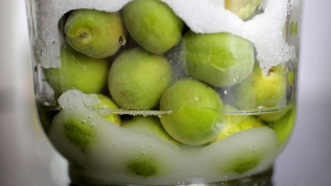 Green plum syrup, liquor, & pickles (Maesil-cheong, Maesilju, & Maesil-jangajji: 매실청, 매실주, 매실 장아찌)