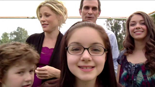 Modern Family Behind The Scenes screenshot 2