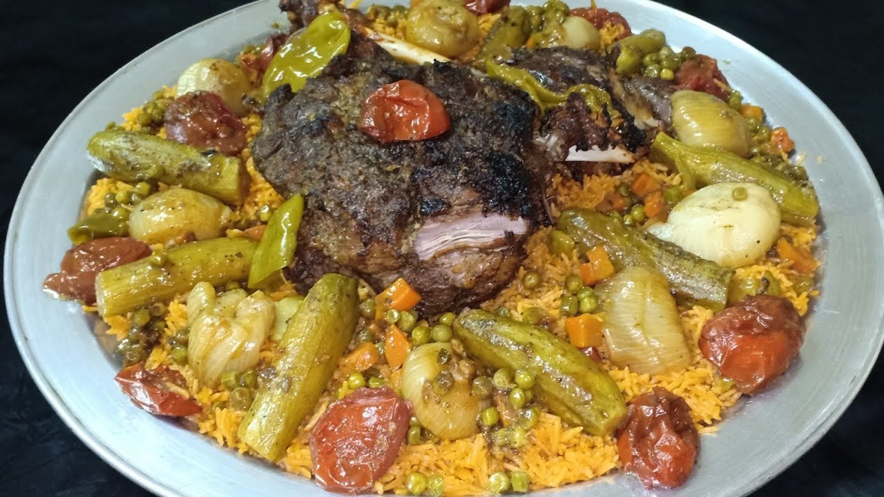🔥 فخدة ضانى مشوية فى الفرن ومعها شوية خضار وأرز بالزعفران روووعه سرفيس ...