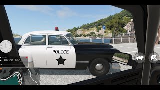 The police are chasing me! (beamng drive)