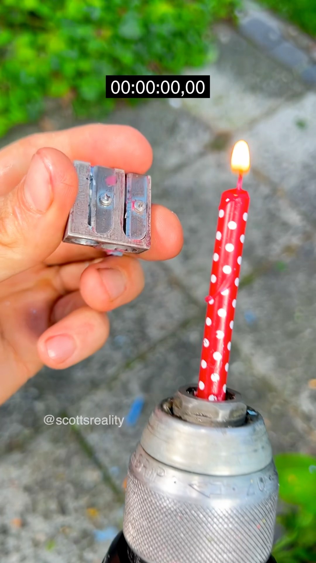 Guess how long it takes to sharpen a candle! ?️?