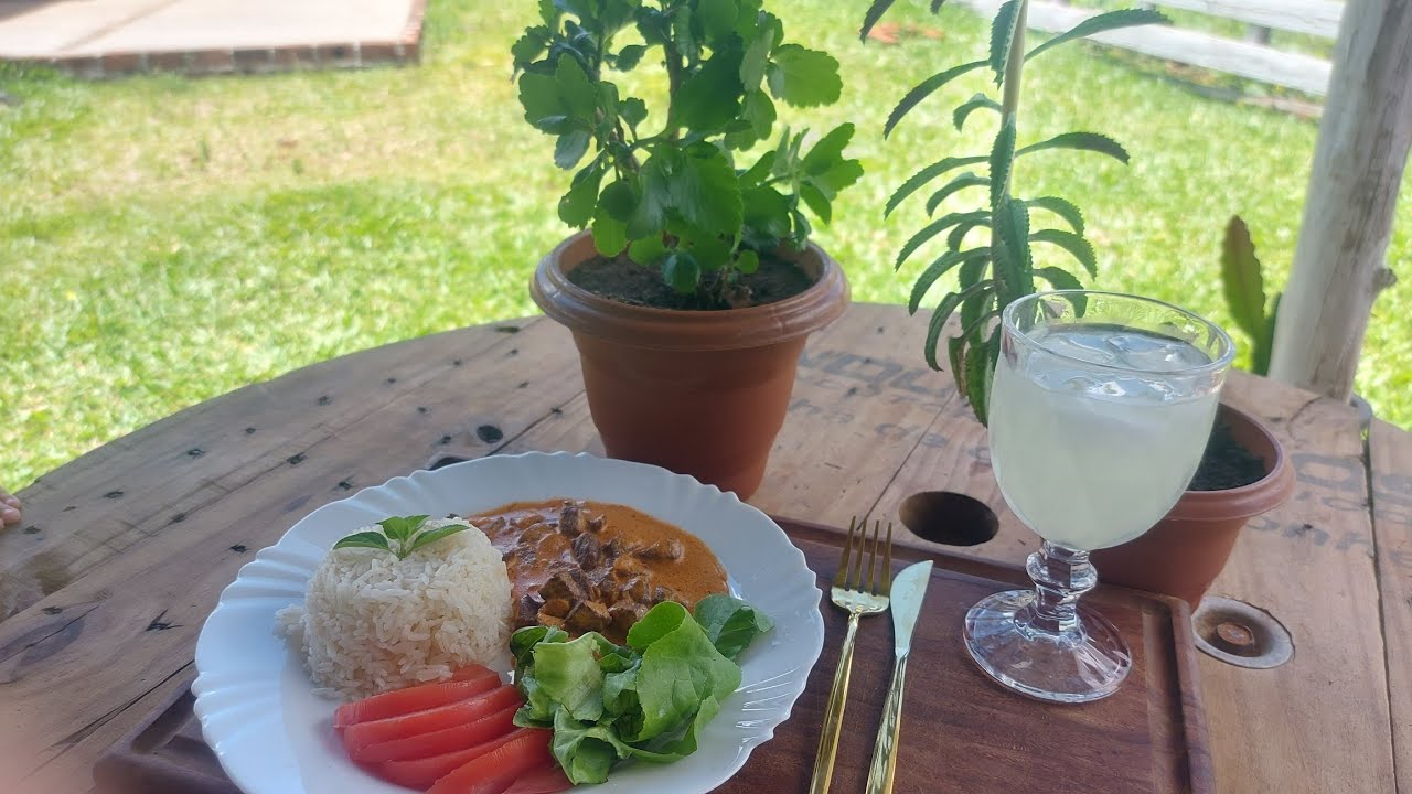 A arte da vida simples | Almoço caseiro, faxina leve e cuidado com o lar.