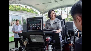 20190726 總統參訪「車王電子公司」