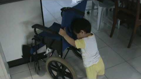 M2U01110 Push Wheelchair.MPG