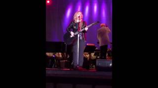 Miniatura de vídeo de "Melissa Etheridge Performs 'Pulse' in Columbus, Ohio"