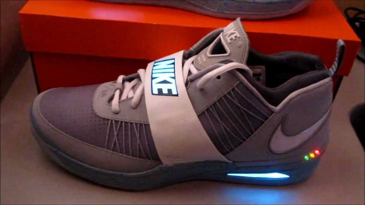 red nike mags