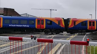 One of The Busiest Crossings In The UK, Five Trains at Mount Pleasant Level Crossing, Southampton