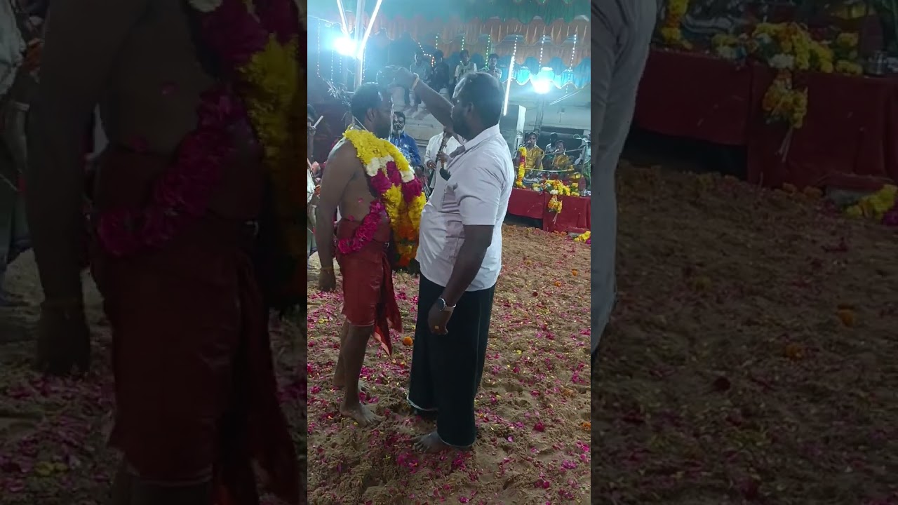 வழுக்கும்பாறை முத்தாரம்மன் கோவில் கொடை