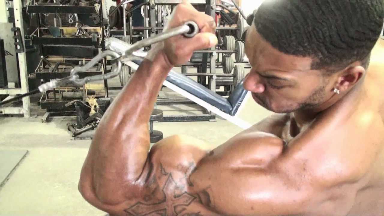 HD bodybuilding muscle clip - Bodybuilder / physique athlete Jacob Sumana trains biceps