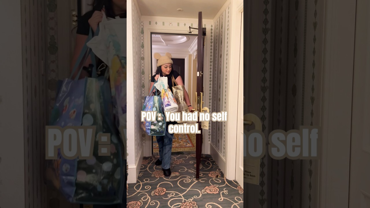 Merch in Tokyo Disneyland & DisneySea is no joke. Take all my money 