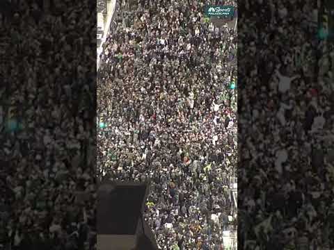 Philly after an Eagles win is different 👀🤯