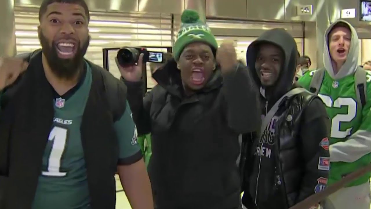 Eagles fans decked out in green flock to New Orleans ahead of Super ...