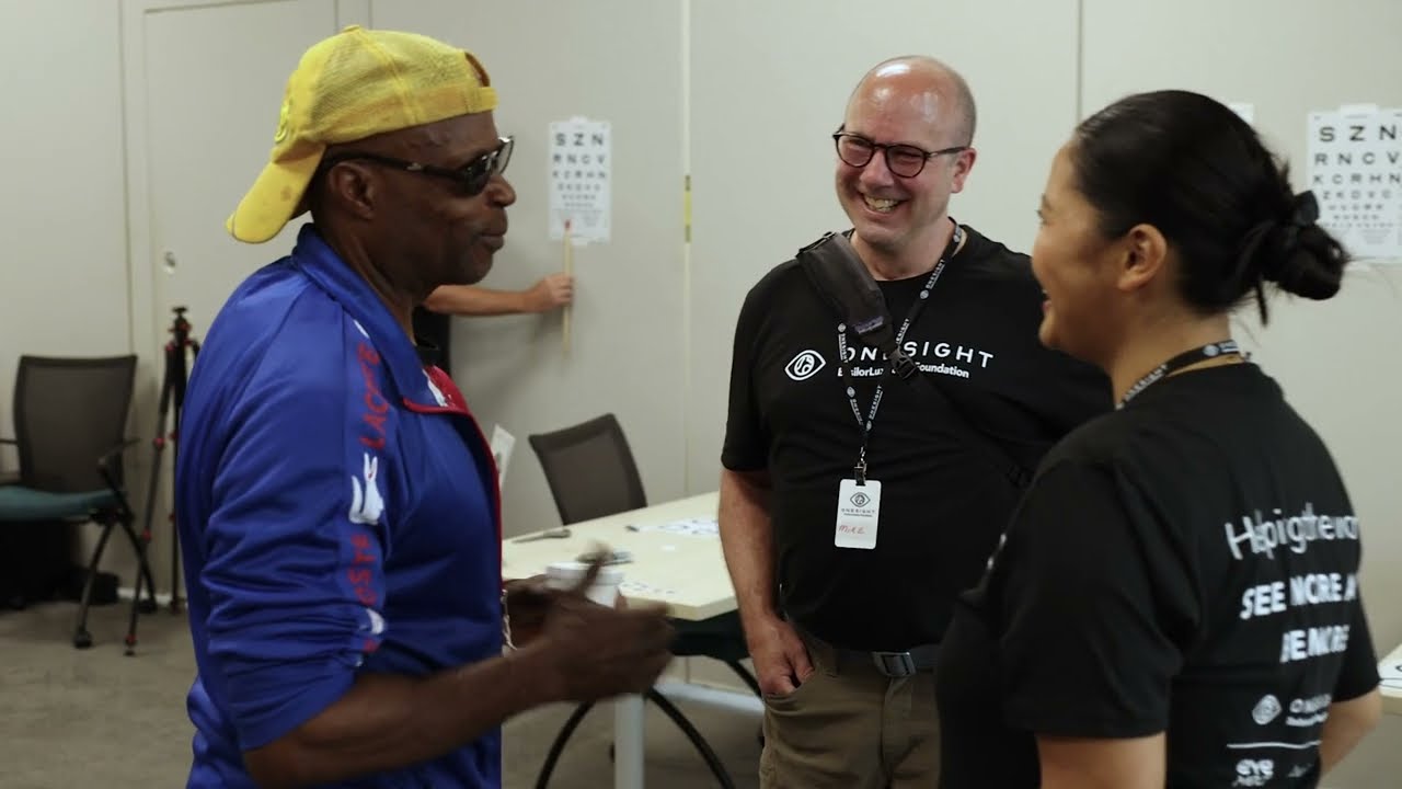 iVolunteer | Mike - OneSight EssilorLuxottica Foundation