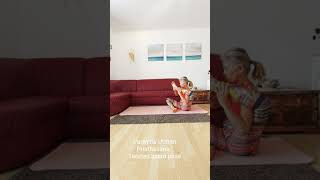 Parivrtta Utthan Pristhasana : Twisted lizard pose