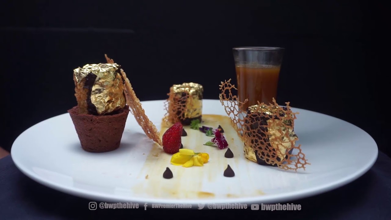 Pisang Goreng 24 Karat a la Best Western Premier The Hive ...