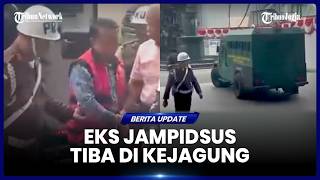 TANGAN DIBORGOL DAN PAKAI ROMPI TAHANAN, EKS JAMPIDSUS FEBRIE ADRIANSYAH TIBA DI KEJAGUNG
