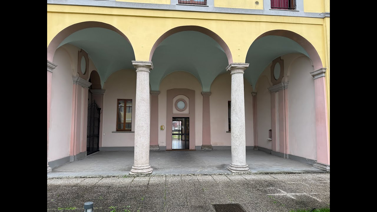 Affascinante appartamento in palazzo nobiliare del 1700 Muggiò (MB)