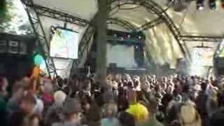 Nick Warren playing Yeke Yeke at Glastonbury 2007 - Filmed live in The Glade